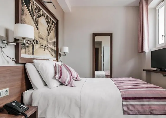 Hotel-Café du Trinquet Cambo-les-Bains