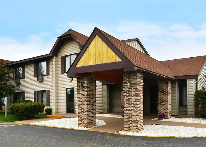 Travelodge By Wyndham Ishpeming/Marquette