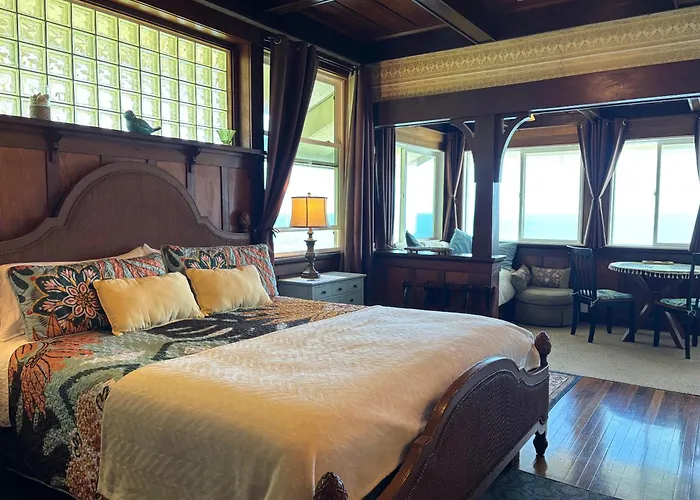 Hilo Bay Oceanfront Bed And Breakfast