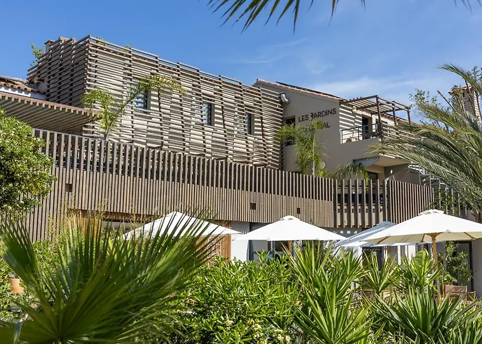 Hôtel les jardins du canal - piscine chauffée - parking - garage - bornes électriques
