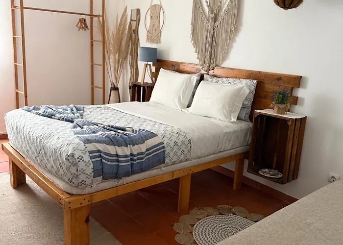 Casa Do Mar - Nazare Big Wave Spotter House Hotel
