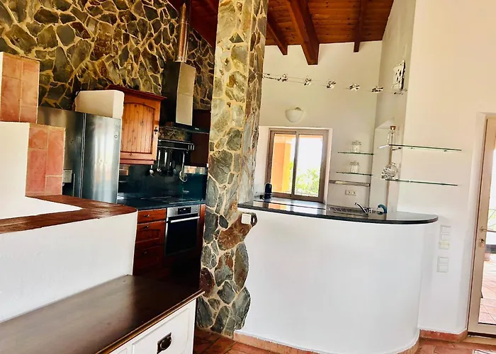 Moonshine Guest House With Private Studios And Private Cottage