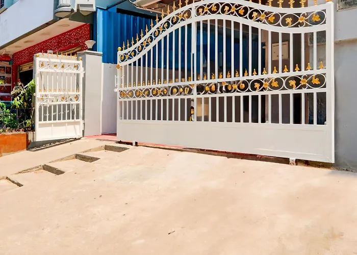 Super Collection O Sri Balaji Luxury Rooms
