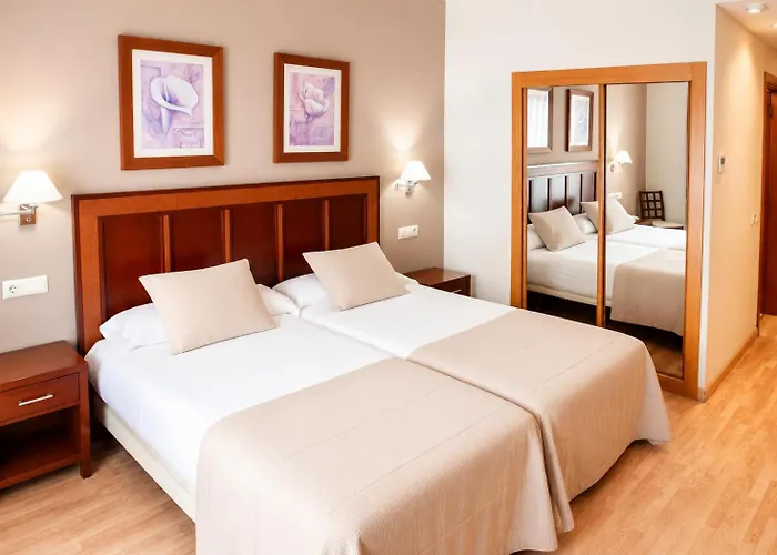 Hotel Santiago León