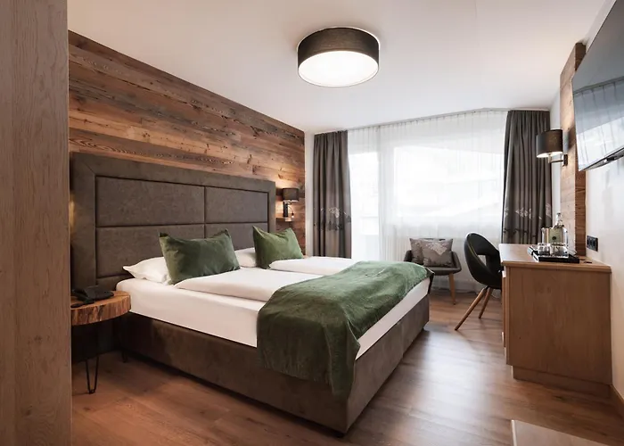 Hotel Gruener Baum Zell am See