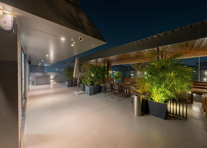 Saltstayz Select - Golf Course Road & Sector 57