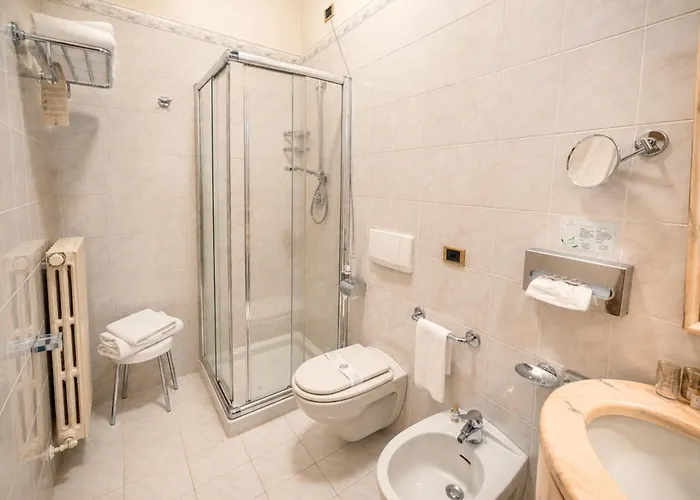 Phi Hotel Dei Medaglioni Correggio