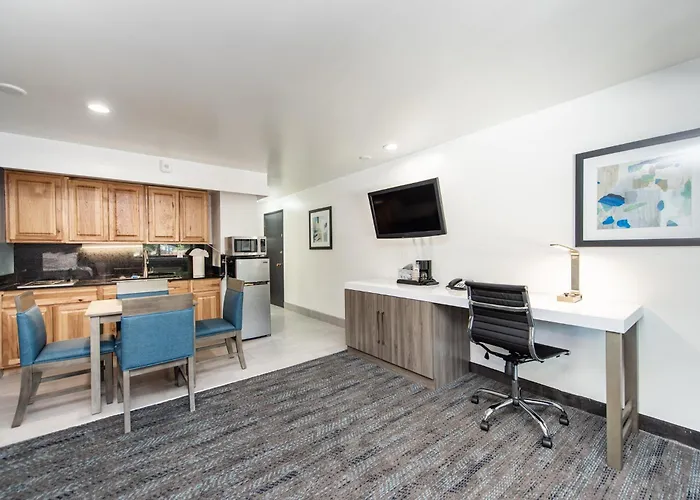 Oyster Bay Inn & Suites Bremerton
