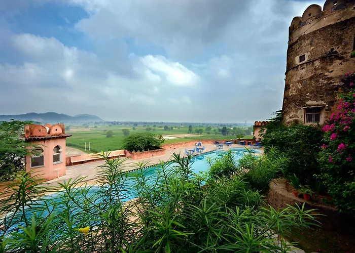 Neemrana'S - Hill Fort - Kesroli