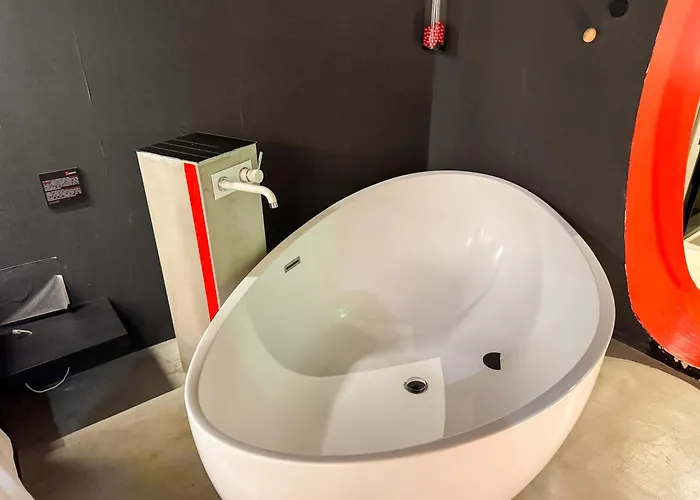 The Black Boutique -- Turistea Suites Zaragoza