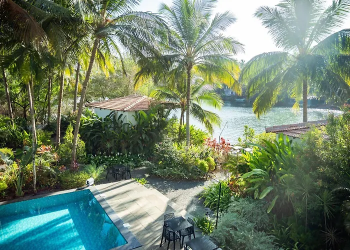 Pont Bleu Suites - Boutique Hotel -Riverside & Pool