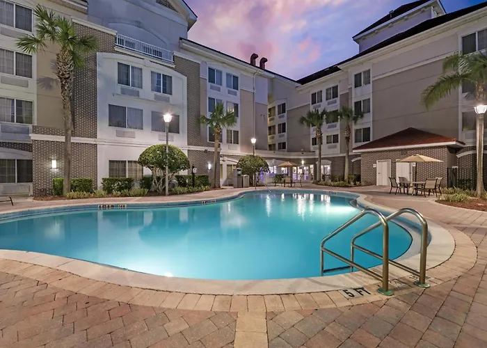 Best Western Plus Orlando Lake Buena Vista South Inn & Suites