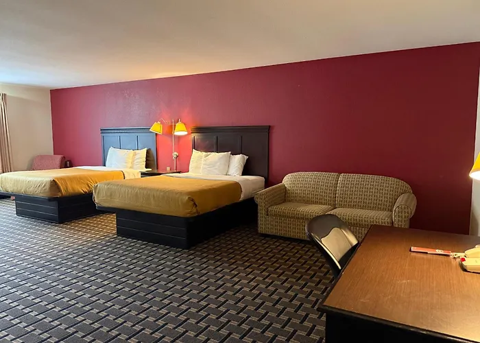 Econo Lodge Inn & Suites Wisconsin Dells