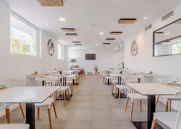 Hostal La Isla Carboneras