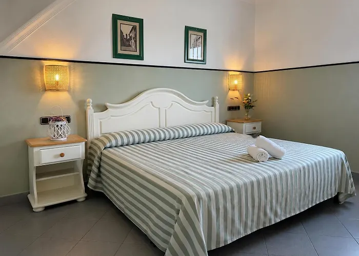 Hotel Mitra Crisálida Cabra