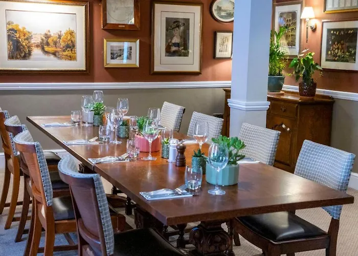 The Globe, Warwick, Warwickshire - Brunning & Price