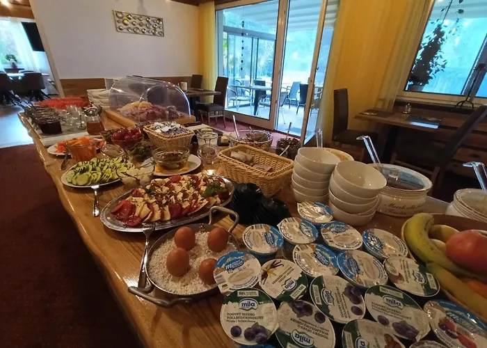 Hotel Garni Weingut Meran