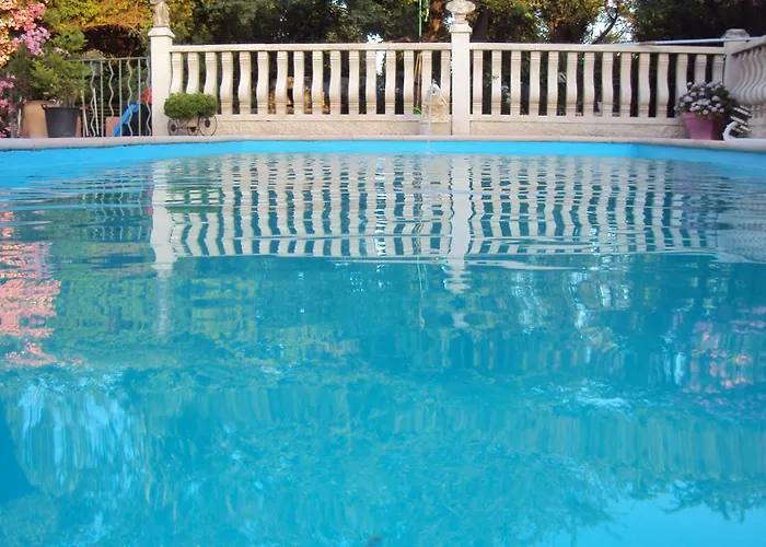 Hotel La Douloire à Pernes-les-Fontaines