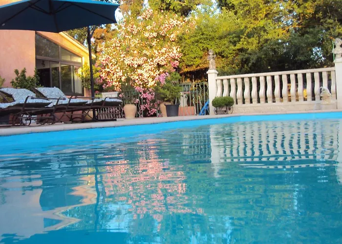 Hotel La Douloire à Pernes-les-Fontaines