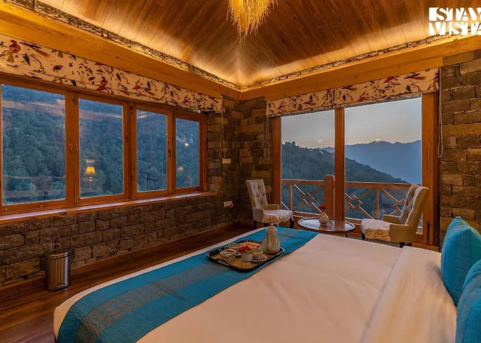 Stayvista'S Mountain Mirage - 4Bhk Mountain-View Villa With Home Theatre