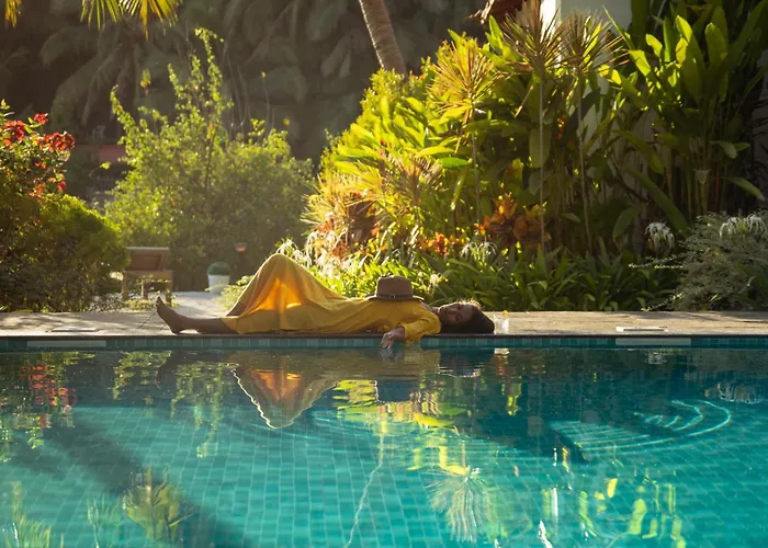 Pont Bleu Suites - Boutique Hotel -Riverside & Pool