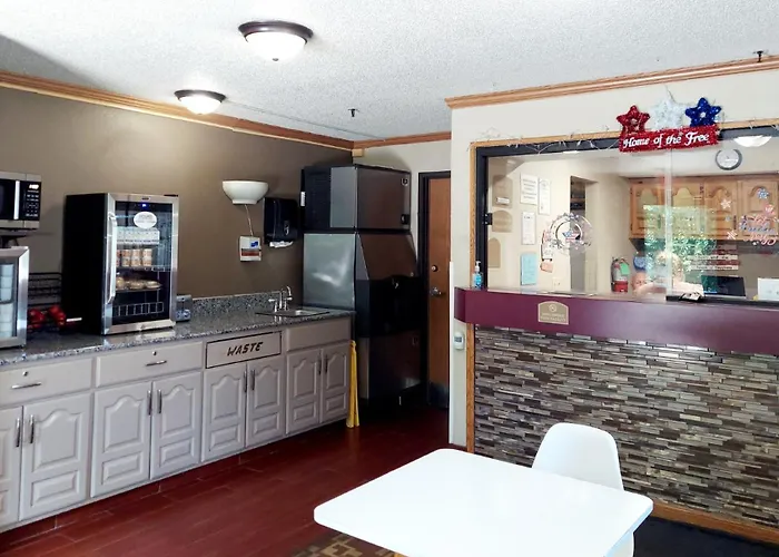 Super 8 By Wyndham Dunbar/Charleston Area Hotel