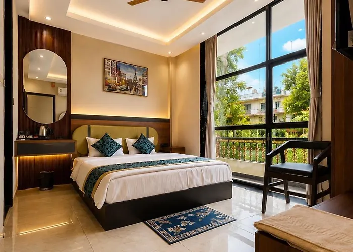 Hotel Shakuntla Palace - 400 Meters Away From Vishnu Pad Temple 7 Mins Walk