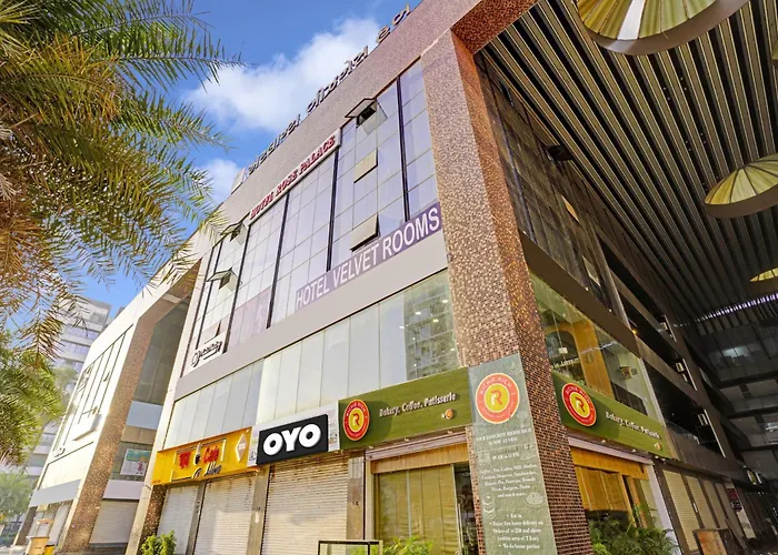 Oyo Flagship 81234 Hotel Velvet Rooms