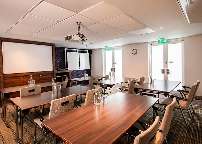 Holiday Inn Express Stirling By Ihg
