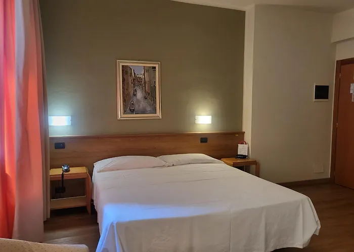 Hotel Lux Alessandria