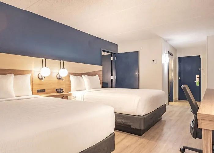 La Quinta By Wyndham Danbury Hotel