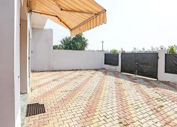 Hotel O Royal Guest House