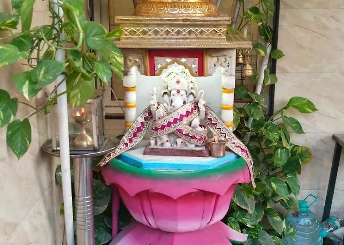 Raya'S Inn