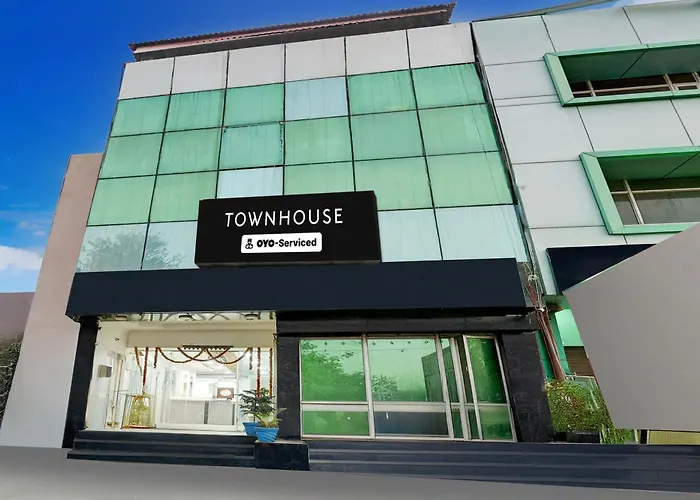 Super Townhouse By Oyo Mohali Bus Terminal Formerly Hotel Hm Crystal