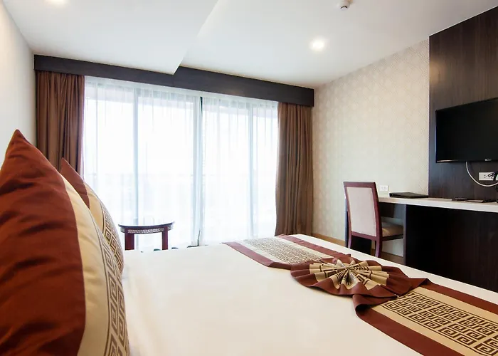 Golden Jomtien Beach Hotel