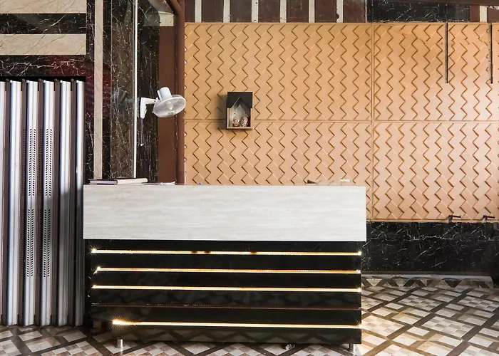 Hotel O Samrat