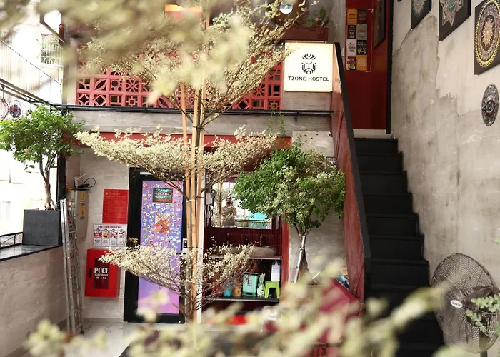 T Zone Hostel - Quiet Place, Near China Town,Ho Thi Ky Street Food,Cafe,Beer