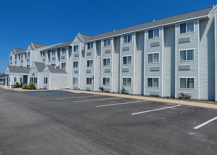 Microtel Inn & Suites By Wyndham Holland