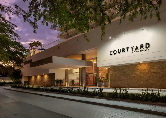 Courtyard By Marriott Santa Marta Resort