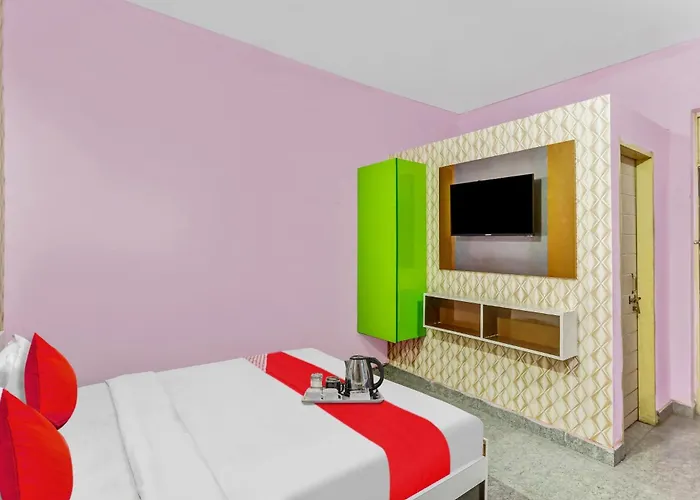 Hotel O K D Guest House