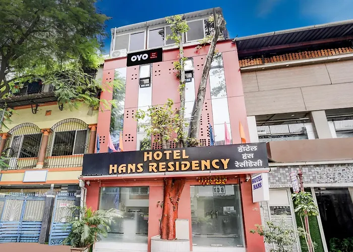 Fabhotel Hans Residency