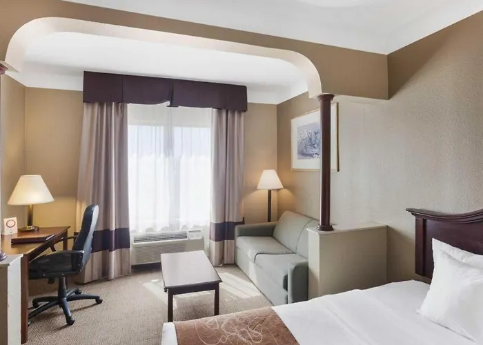 Comfort Suites Plainview