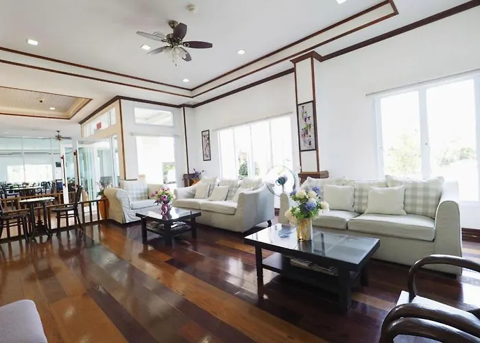 Sea Mountain Khanom Hotel