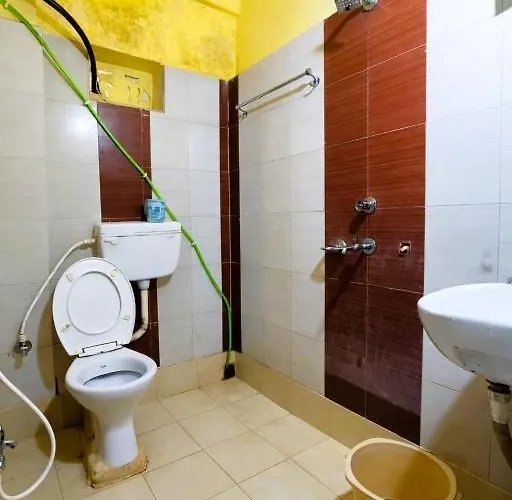 Goroomgo Samrat Palace Puri Near Sea Beach With Parking Facilities - Restaurant Available - Couple Friendly