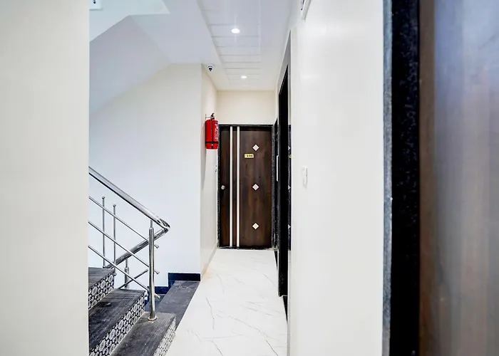 Super Hotel O Manish Nagar