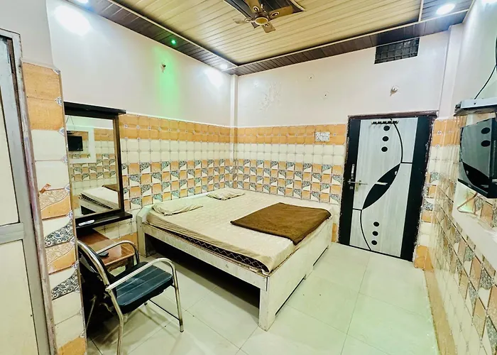 Spot On Satguru Lodge