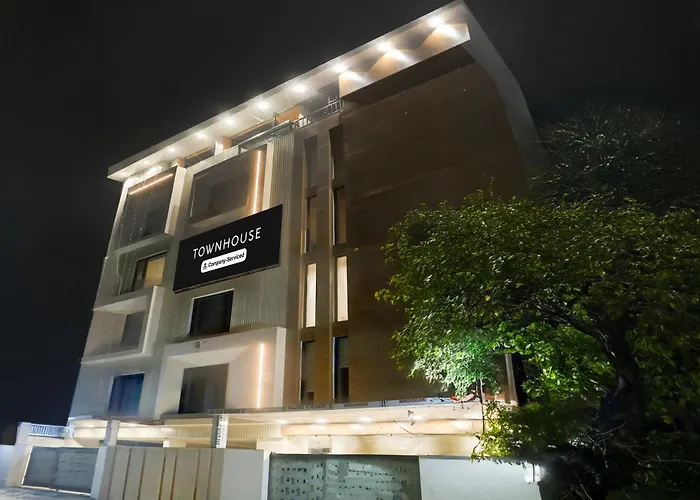 Super Townhouse Isbt Dehradun