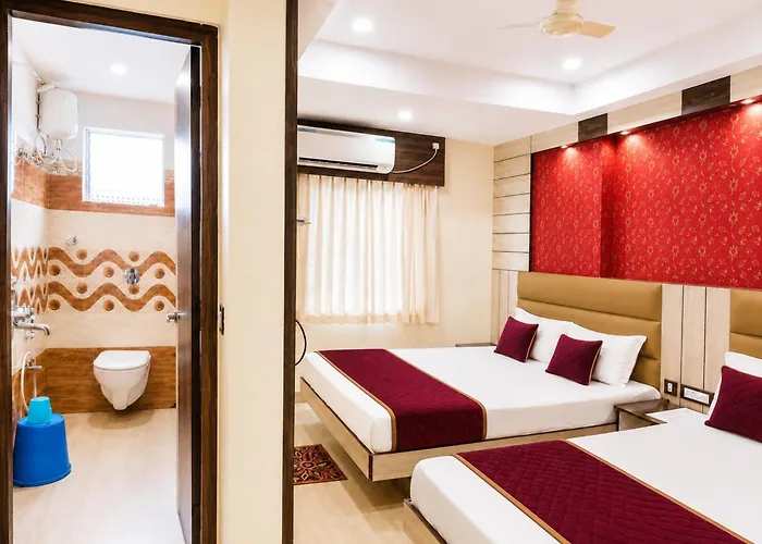 Hotel New Signature Inn New Digha হোটেল নিউ সিগনেচার ইন নিউ দিঘা Near Sea Beach And Lake View Room - All-Room-Attached-Balcony-And-Fully-Air-Conditioned-Hotel With- Lift- Wi-Fi-Restaurant-Parking-Facility- Best Hotel In Digha