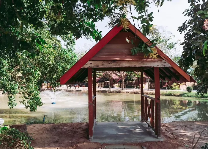 ชลธี รีสอร์ท