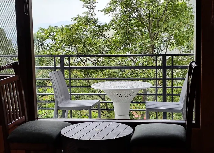 Pine Garden Heera Lodge Kasauli Near Mall Road Operated By Evening Sky